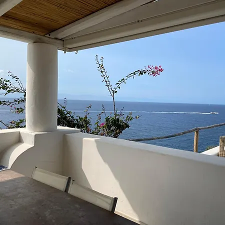 I 100 Gradini - Ampie Terrazze Sul Mare E Giardino Mediterraneo * Lingua